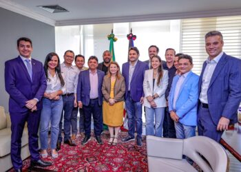 São Luís/MA – Deputados reúnem-se com ministro das Comunicações para tratar de serviços de telefonia móvel no Maranhão