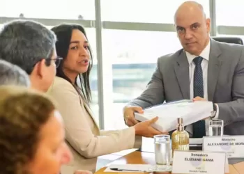 Brasília – Moraes autoriza inclusão de relatório da CPMI em inquérito das Fake News