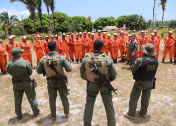 São Luís/MA – Bombeiros dominam técnicas avançadas de combate a incêndio