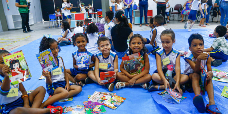 São Luís/MA – Biblioteca Benedito Leite incentiva crianças e adolescentes com o projeto “Criança lendo, Maranhão vivendo”
