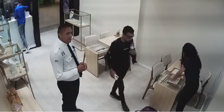 São Luís/MA – Bandidos rendem segurança no Shopping da Ilha e roubam meio milhão em joias da loja “Zaffira”