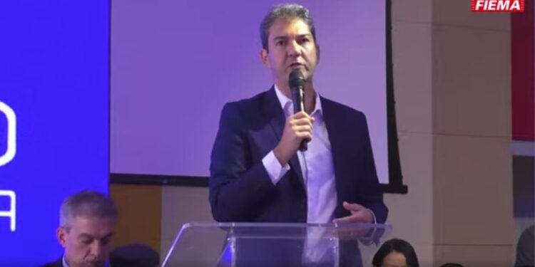 São Luís/MA – Sem ações na Prefeitura para fomentar a indústria, Braide discursa elogiando os outros