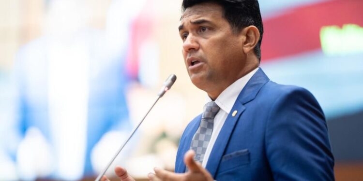 MARANHÃO – Deputado Wellington vota CONTRA novo aumento de impostos e empréstimo