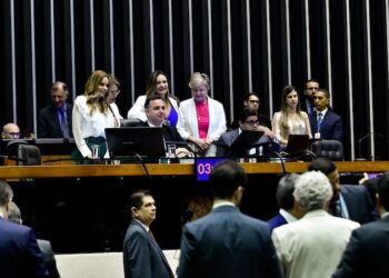 MARANHÃO – Congresso aprova projeto da pauta-bomba no valor de R$ 15 bi para compensação de estados, municípios e oito ministérios