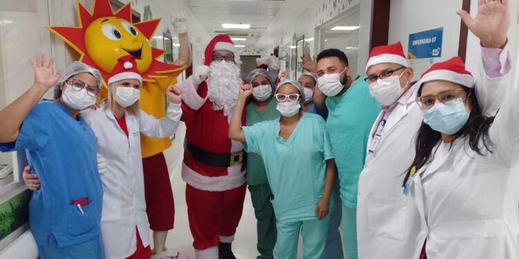 São Luís/MA – Visita do Papai Noel leva alegria e presentes para os pacientes assistidos no Hospital Dr. Carlos Macieira