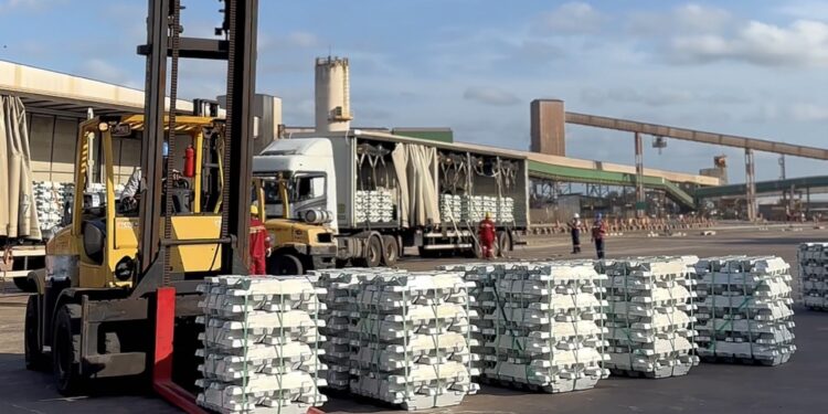 São Luís/MA – Porto do Itaqui retoma exportação de alumínio após dez anos, consolidando-se como hub logístico