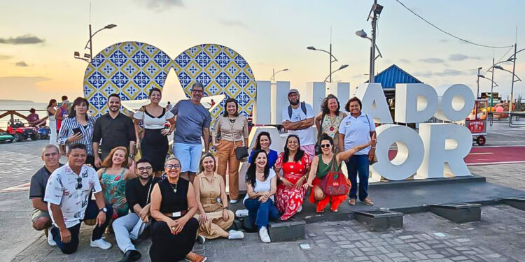 São Luís/MA – Turistas desvendam a capital em passeios guiados