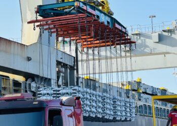 São Luís/MA – Retomada das exportações de alumínio após dez anos consolida o Porto do Itaqui como hub logístico de relevância nacional