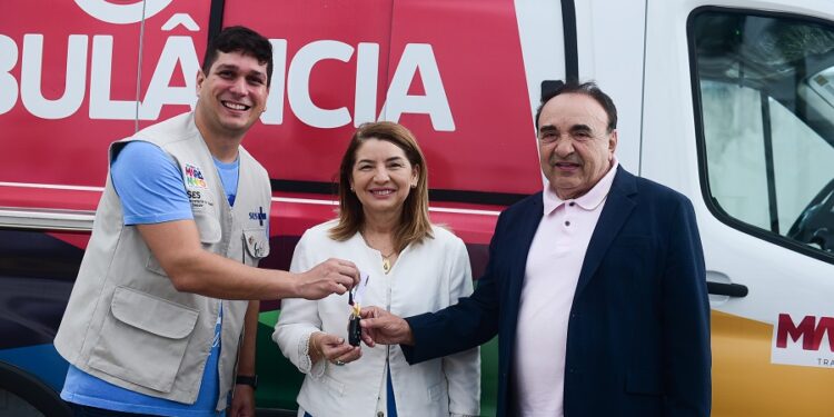 Barreirinhas/MA – Governo entrega ambulância com suporte avançado