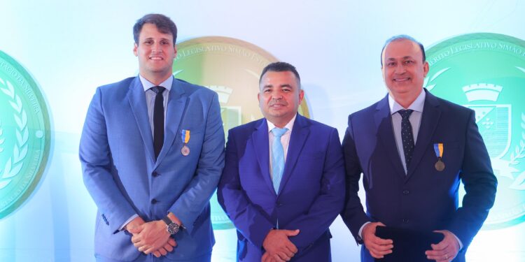 São Luís/MA – Orleans Brandão recebe Medalha Simão Estácio da Silveira, maior honraria da Câmara Municipal