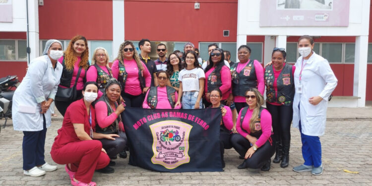 São Luís/MA – Paciente internada no Hospital Dr. Carlos Macieira recebe visita de grupo de motociclistas