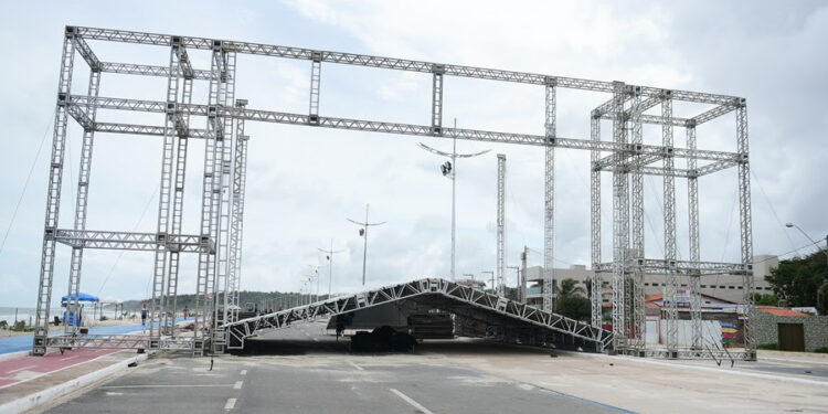 São Luís/MA – Réveillon do Maranhão: Governo inicia montagem do palco na Avenida Litorânea