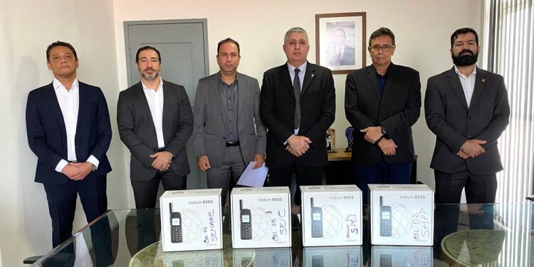 São Luís/MA – Polícia Civil do Maranhão recebe telefones via satélite para uso em ações policiais em áreas remotas