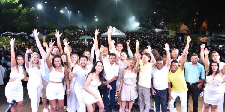 COROATA mostra união, luz e muito brilho para 2024.