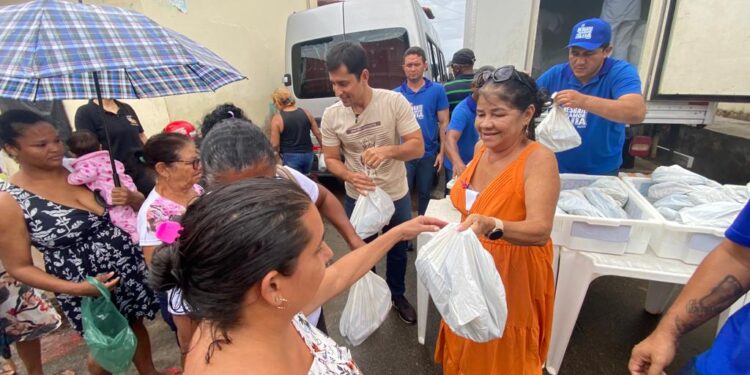 SÃO LUÍS / MA- Vereadora Fátima Araújo juntamente com o deputado Duarte Junior fazem Ação Social em comunidades periféricas da Ilha.