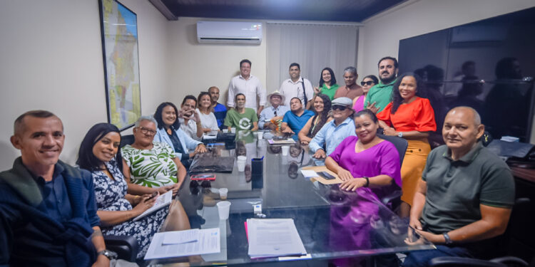 São Luís/MA – Felipe Camarão reúne-se com representantes de fóruns de pessoas com deficiência e patologias