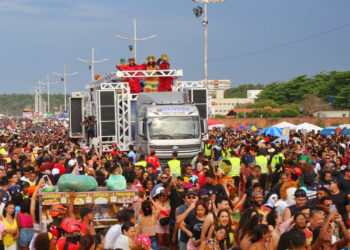 São Luís/MA – Pré-Carnaval na Avenida Litorânea reúne grande público para celebração da diversidade musical do Maranhão
