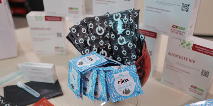 São Luís/MA – Governo distribui preservativos, géis e autotestes e reforça prevenção das ISTs no carnaval