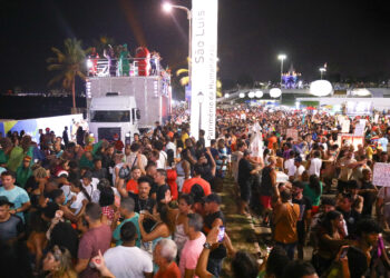 São Luís/MA – Primeira noite do Pré-Carnaval do Maranhão 2024 atrai multidão para a Avenida Beira-Mar