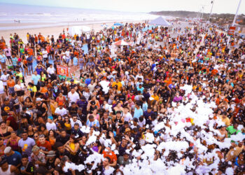 São Luís/MA – Primeiro domingo de Pré-Carnaval no prolongamento da Avenida Litorânea arrasta multidão para acompanhar shows na orla da capital