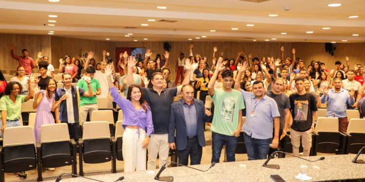 São Luís/MA – Trabalho Jovem: parceria estadual com empresa garante primeiro emprego para 1 mil jovens maranhenses