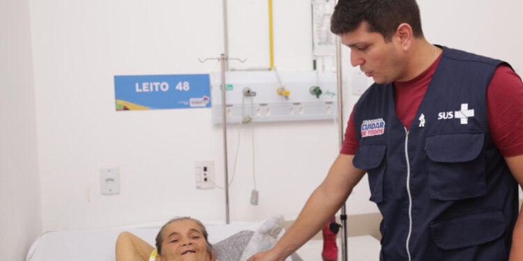 Viana/MA – Secretário Tiago Fernandes visita Hospital Regional dialoga com pacientes e profissionais da unidade