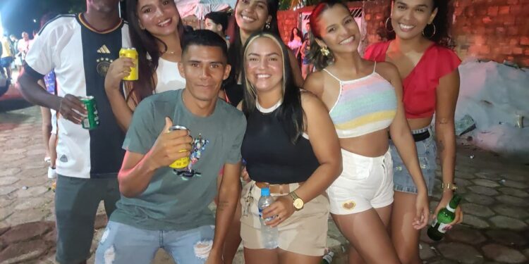 A prefeita Fernanda Gonçalo oficializa o 1º Lava pratos de Peri de Cima repetindo o sucesso do Carnaval de Bacabeira