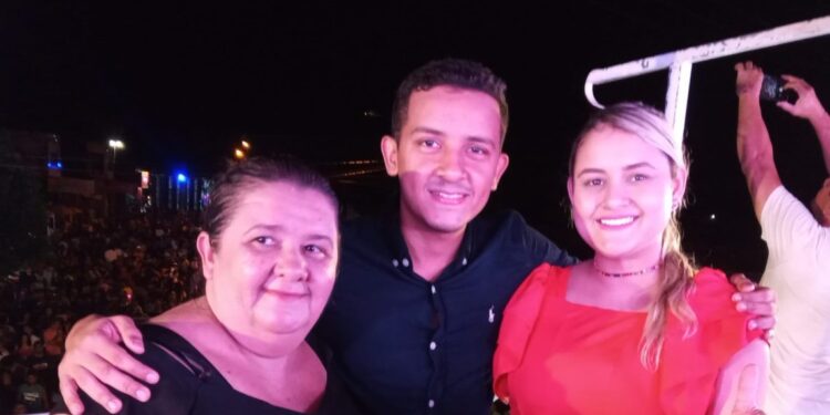 PIRAPEMAS / MA- Promovido pelo grupo político Movelar, com o empenho do governador Brandão, a festa de LAVA PRATOS marca o maior evento Pós-Carnaval da história.