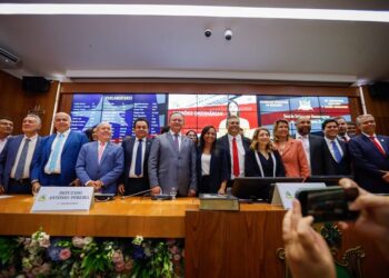São Luís/MA – Assembleia Legislativa homenageia Flávio Dino em sessão solene