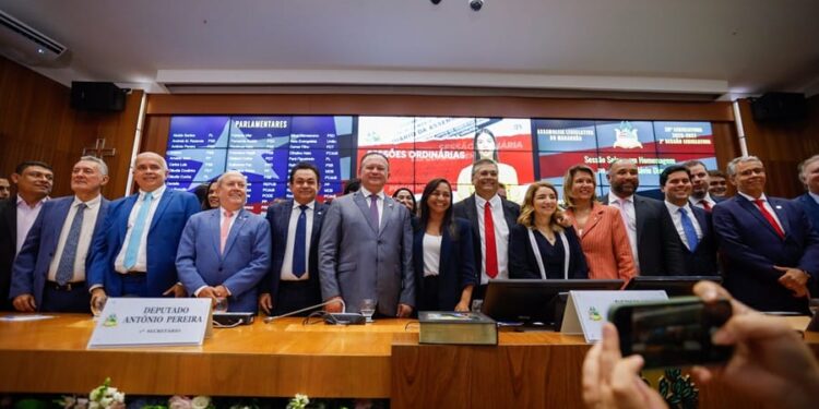 São Luís/MA – Assembleia Legislativa homenageia Flávio Dino em sessão solene