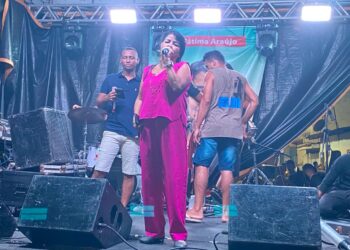 VEREADORA FÁTIMA ARAÚJO agita o primeiro final de semana de Lava-pratos no bairro PIRAPORA.