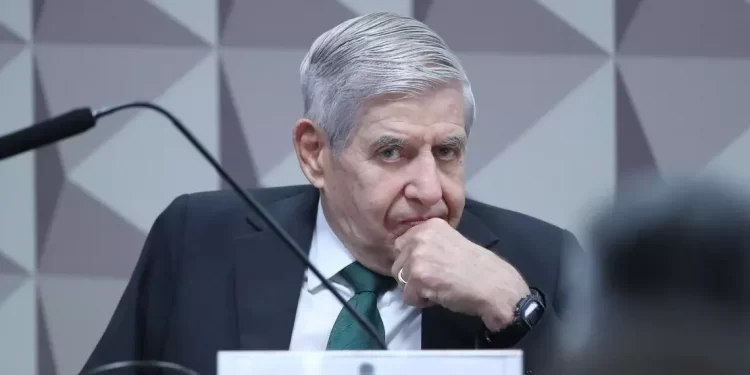 Brasília – PF apreende agenda de general Heleno com anotações golpistas escritas de ‘próprio punho’