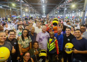 São Luís/MA – Governo anuncia 8 mil capacetes para motociclistas e entrega 1,5 mil carrinhos para vendedores informais