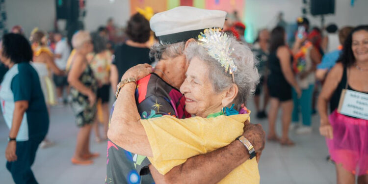 São Luís/MA – Baile das Gerações anima servidores aposentados em prévia carnavalesca no Centro Social do Servidor