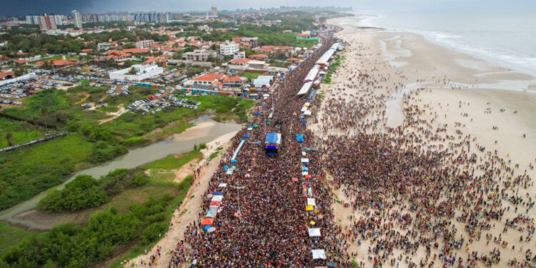 São Luís/MA – É o Tchan, Belo, Lauana Prado e Geraldo Azevedo levam milhares de pessoas ao Circuito Litorânea no último dia do Carnaval do Maranhão 2024