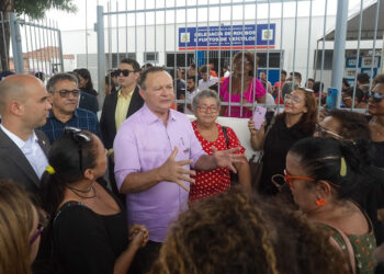 São Luís/MA – Servidores da segurança e população comemoram a entrega das delegacias reformadas pelo Governo do Maranhão