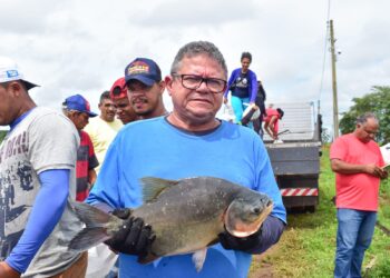 15 toneladas de pescados são distribuídos para para população de Matões do Norte e prefeito Solimar assegura tradição da Semana Santa