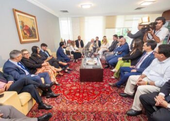 São Luís/MA – Iracema Vale recebe presidente da Petrobras e trata sobre exploração petrolífera da Margem Equatorial