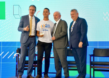 Brasília – Governo Federal inicia pagamento de benefício Pé-de-Meia nesta terça-feira (26)