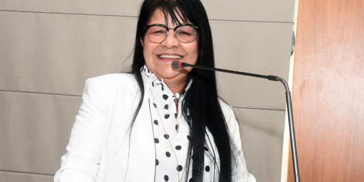 São Luís / MA – Vereadora atuante Fátima Araújo desbrava e apresenta projetos importantes de sua autoria que “JA É LEI”, e beneficia população Ludovicense.