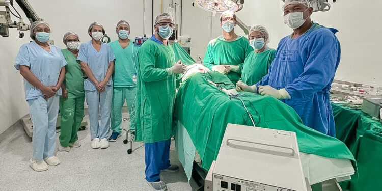 São Luís/MA – Governo realiza cirurgia inédita no Hospital Macrorregional Tomás Martins para tratar tumor da medula