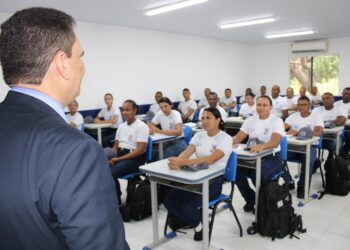 São Luís/MA – Secretário da Segurança Pública visita alunos soldados da primeira turma de 2024 do curso de nivelamento da Polícia Militar do Maranhão