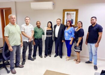 FÁTIMA ARAÚJO: Visita ao Secretário de Estado da Casa Civil, e Infraestrutura, para tratar de melhorias pro Bairro João de Deus e adjacências.