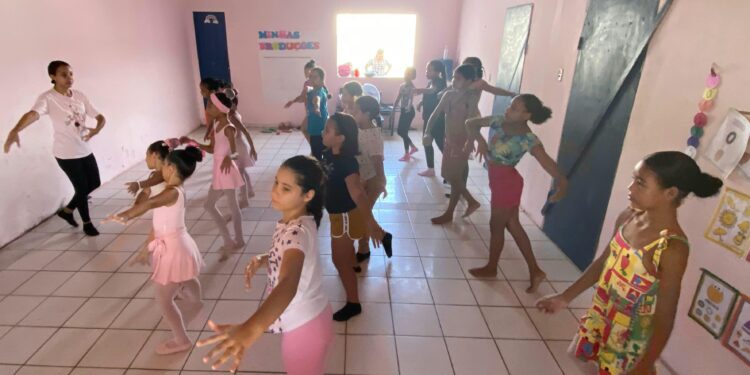 SÃO LUÍS / MA – Fátima Araújo inaugura novos projetos beneficentes no Bairro Santo Antônio
