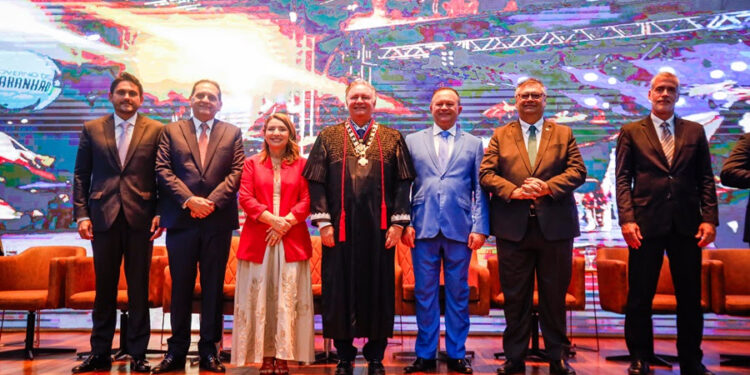 São Luís/MA – Governador Carlos Brandão ressalta harmonia entre os poderes na posse da mesa diretora do TJMA