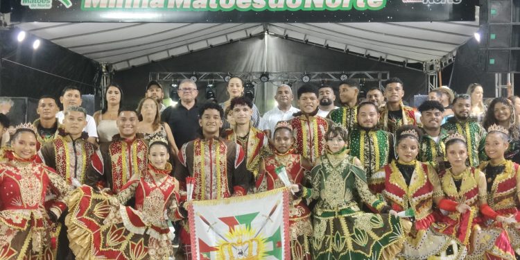 Cultura valorizada e tradição mantida: prefeito Solimar Alves encanta moradores e visitantes na abertura do Arraial de Matões do Norte