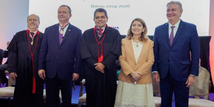 São Luís/MA – Iracema Vale prestigia posse do novo procurador-geral de Justiça Danilo Ferreira