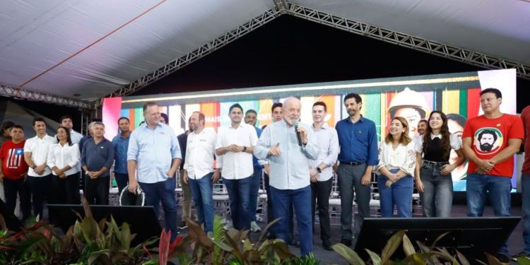 São Luís/MA – Iracema Vale participa de solenidade com o presidente Lula para anúncio de investimentos no Maranhão