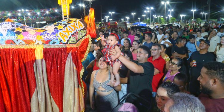 Barreirinhas/MA – Primeira noite do Arraial Parque das Dunas encanta moradores e turistas