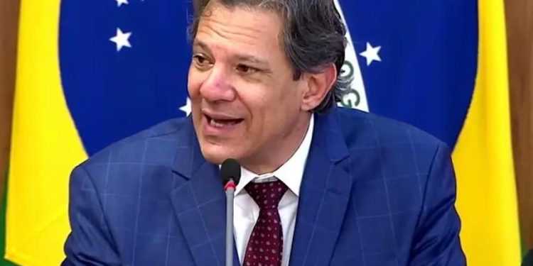 Brasília – Governo Federal lança programa de linha de crédito de até vinte mil reais para beneficiários do Bolsa Família, inscritos no Cadúnico, dentre outros.